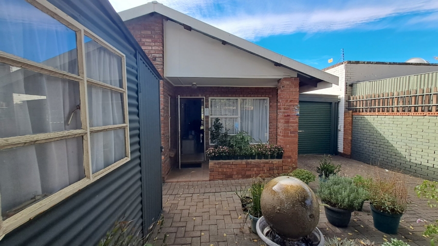 2 Bedroom Property for Sale in Fleurdal Free State